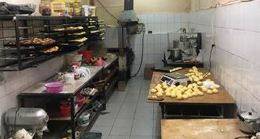 На предприятии по производству и продаже мучных изделий в Баку выявлены нарушения - ФОТО