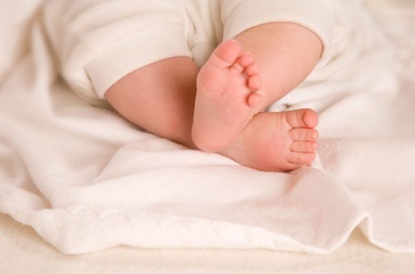 İnternetdə tanış olduğu rəfiqəsi uşağını oğurladı