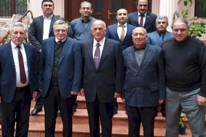 Əli İnsanovun partiyasının adı plagiat çıxdı - Foto