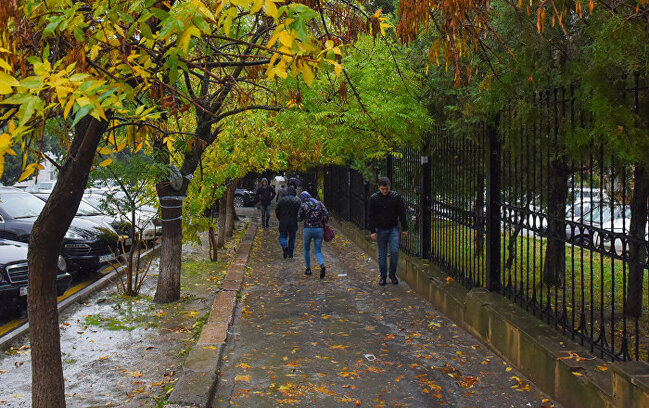 Sabahın havası: Şaxta, duman
