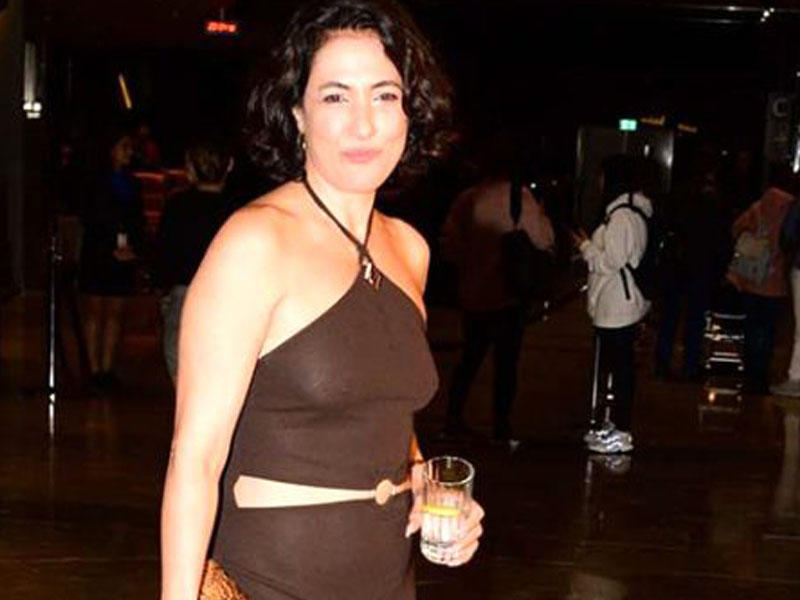 Alt paltar geyinməyən aktrisanın hər yeri göründü - FOTO