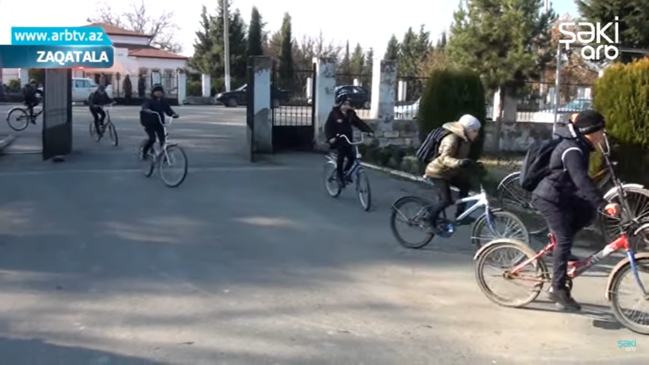 Bu məktəbin bütün şagirləri dərsə velosipedlə gedib-gəlirlər – VİDEO