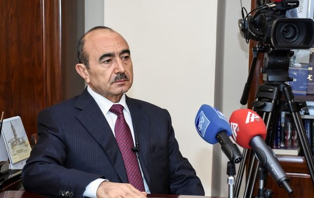 Əli Həsənov Prezidentin köməkçisi - şöbə müdiri vəzifəsindən azad edilib