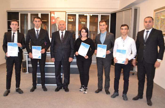 İcra başçısı sertifikat verdi - FOTO