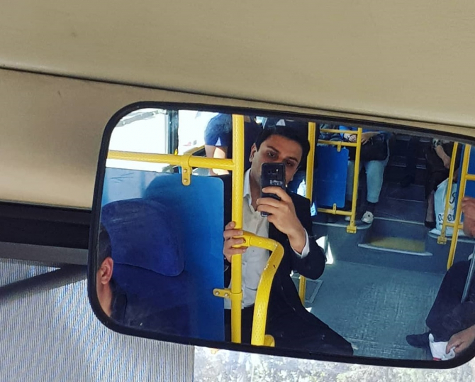 Azərbaycanlı icra başçısı işə avtobusla gedir (FOTO)