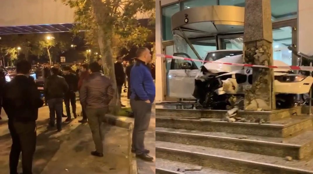 Bakıda BMW yüksək sürətlə qəzaya düşüb məşhur otelə çırpıldı - VİDEO