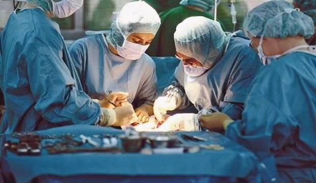 İnanılmaz hadisə: Həkimlər böyrəyi səhvən başqa xəstəyə köçürdülər