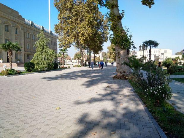 İcra Hakimiyyəti binalarının qarşısındakı yollar niyə bağlıdır? - “Yolu “dədəmdən” gətirmişəm”