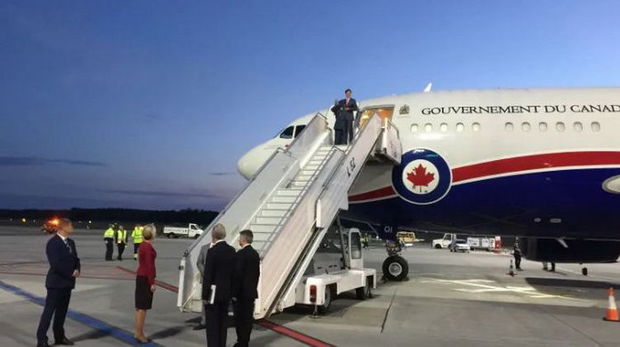 Kanada Baş nazirinin təyyarəsi anqara çırpılıb - FOTO