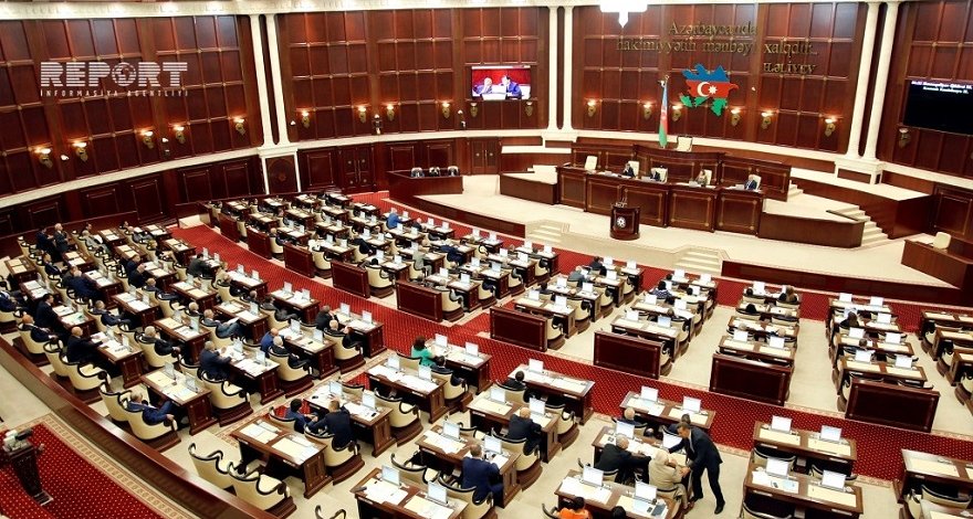 Депутаты парламента Азербайджана напоследок обсудят 15 вопросов