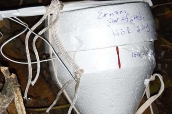 Həyətə üzərində “Ermənilər şərəfsizdir” yazısı olan bağlama düşdü - FOTO