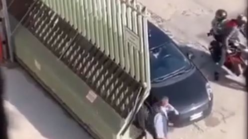 Avtoritet küçənin ortasında güllələndi - VİDEO