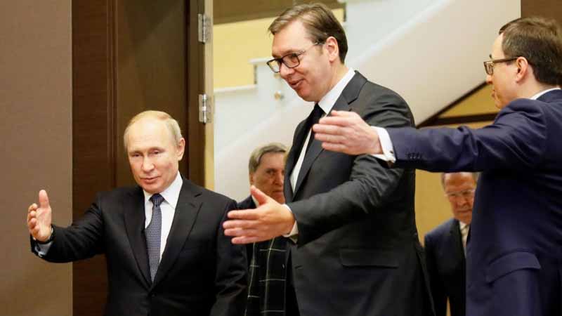 Serbiya Prezidenti Putinlə görüşdə özünü itirdi (VİDEO)