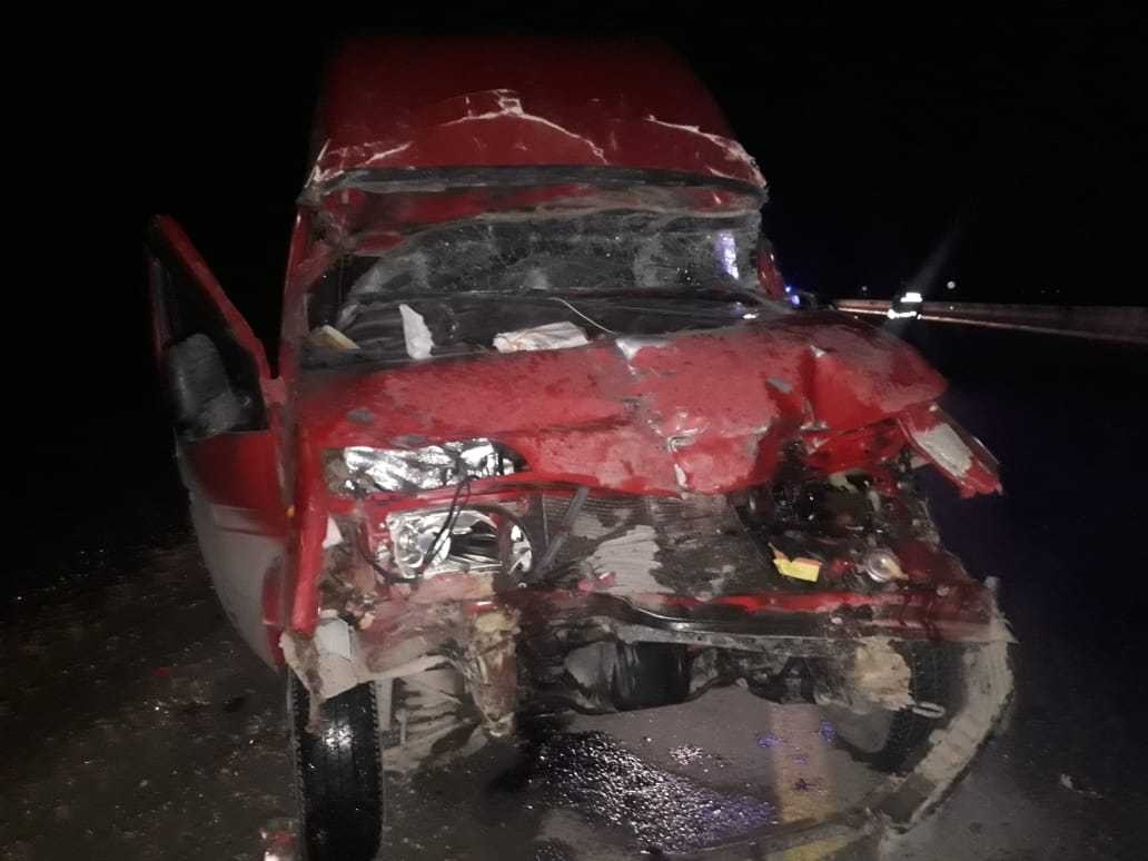 Kürdəmirdə avtomobil “KamAZ”a çırpılıb - ölən və yaralılar var - VİDEO