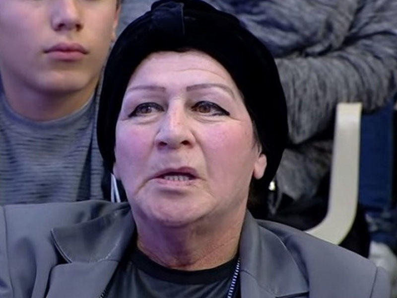 Azərbaycanın tanınmış aktrisası qızını uşaq evinə atıb