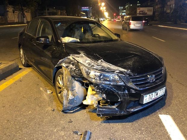 Безуспешная попытка разворота: в ДТП пострадали женщина и ее малолетний ребенок – ФОТО