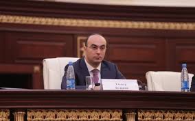 Elnur Aslanov siyasi meydana qayıdır – PA, yoxsa Parlament?