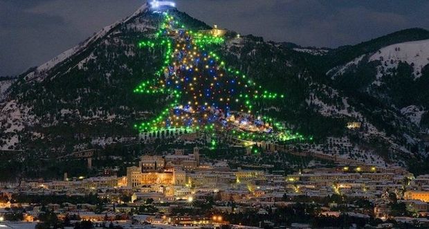 Ən böyük Yeni il yolkası İtaliyada yandırıldı – VİDEO