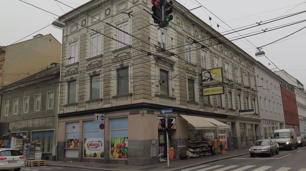 Avropada azərbaycanlını yaşadığı evdə döydülər