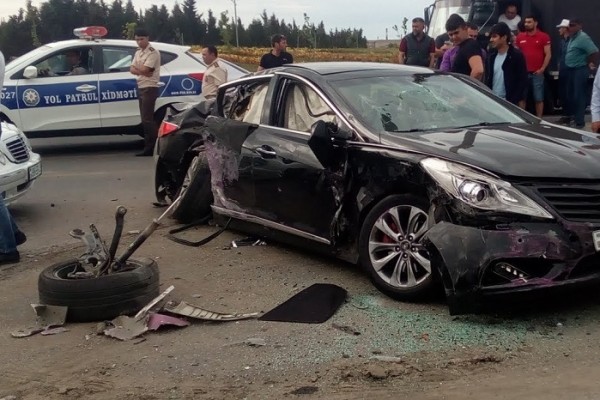 Qəzada ölən tələbə qızla oğlanın adı məlum oldu