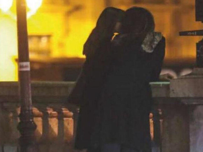 Bakıda gənc oğlan sevgilisi ilə öpüşən şəxsi öldürdü – 