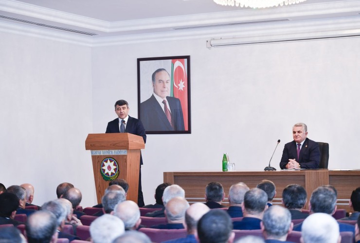 Kənd Təsərrüfatı naziri İnam Kərimov Biləsuvarda EKTİS-in tətbiqi ilə bağlı görüş keçirib