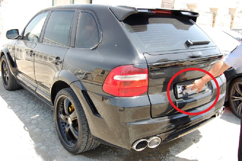 Bakıda cərimədən yayınmaq istəyən sürücülərin ağlagəlməz üsulu - VİDEO