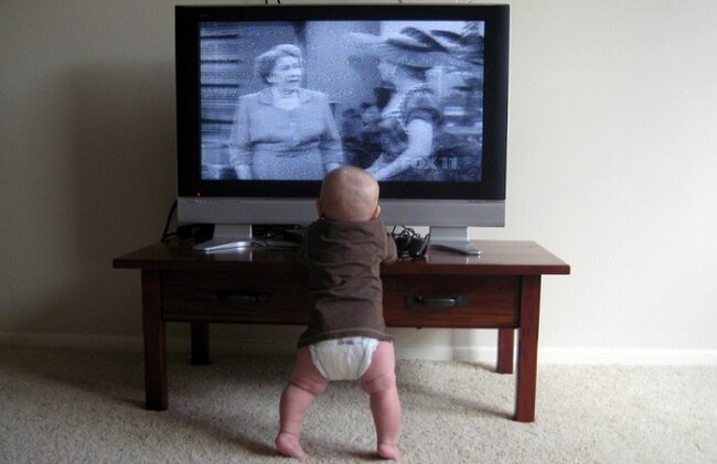 Televizor uşağı ÖLDÜRDÜ