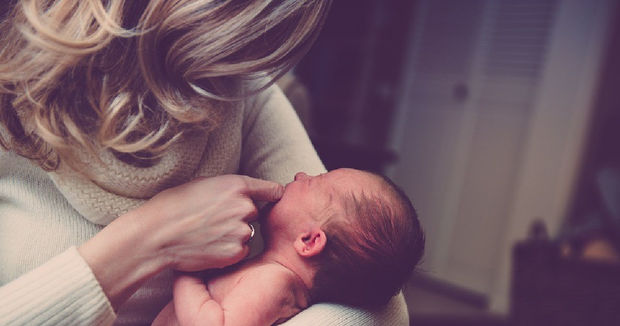 Женщина боялась сказать мужу о выкидыше и присвоила чужого ребенка