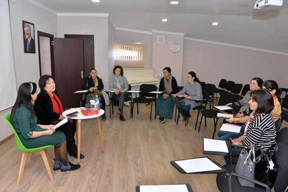 Sağlamlıq imkanları məhdud olan uşaqların valideynləri üçün məlumat-tematik toplantı təşkil edilib