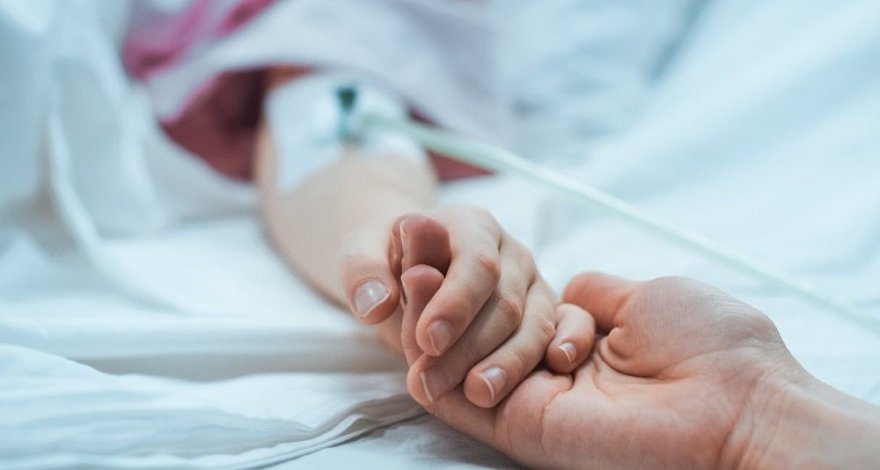 В США девушка скончалась из-за «болезни поцелуев»