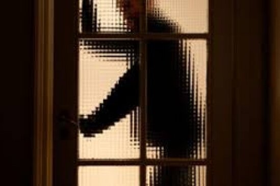 Bakıda evə basqın oldu - Qadını döyüb...