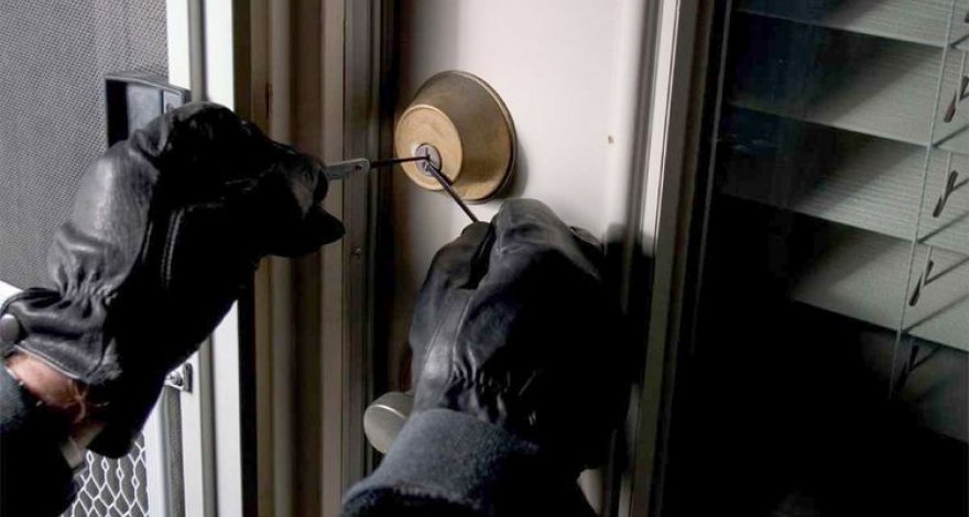 В Лянкяране из дома врача украдено 80 тысяч манатов