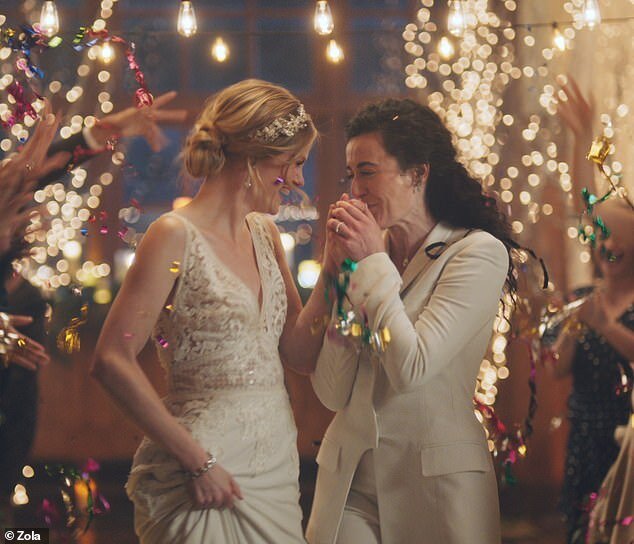 Eynicinslilərin öpüşdüyü bu reklama görə kanalı BOYKOT ETDİLƏR - VİDEO