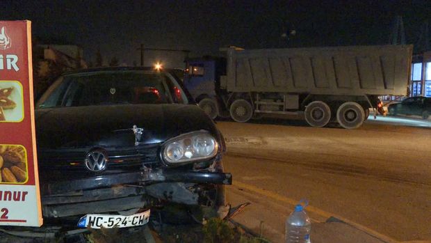 Bakıda yük və minik avtomobilləri toqquşdu - FOTO/VİDEO