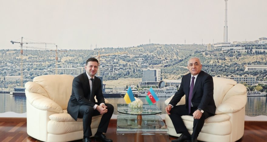 Состоялся совместный рабочий обед премьер-министра Азербайджана и Президента Украины