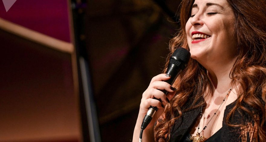 Турецкая джаз-дива Сибель Косе выступила в Баку - ФОТО