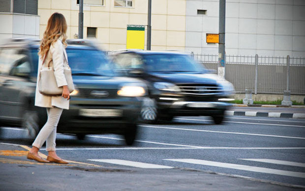 В Гяндже автомобиль насмерть сбил женщину