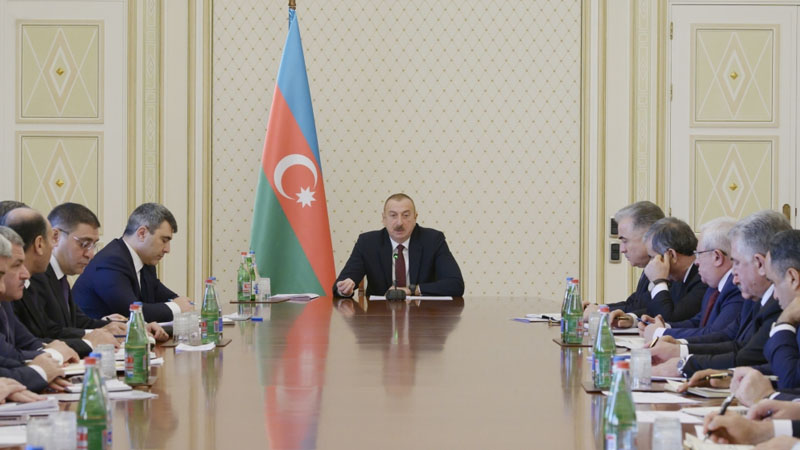 İlham Əliyev Ucarın icra başçısını belə danladı (VİDEO)