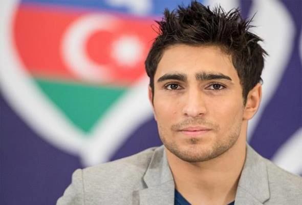 Работающий в США курьером Фарид Мамедов выступил на концерте с американской певицей - ФОТО