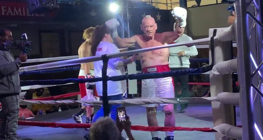 73-летний американский боксер нокаутировал соперника и побил рекорд - ФОТО/ВИДЕО