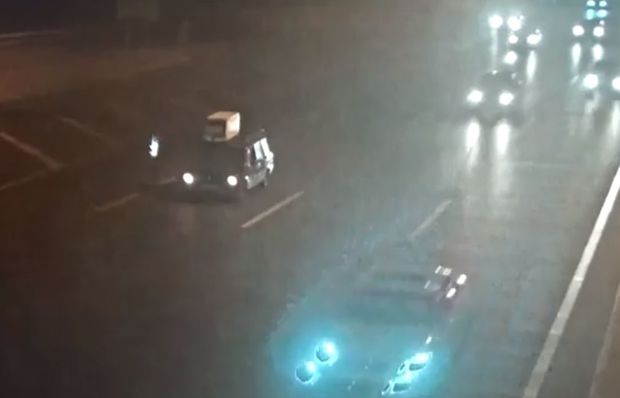 Bakıda ağır qəza: Yolun ortasında dayanan avtomobili belə vurdu - ANBAAN VİDEO