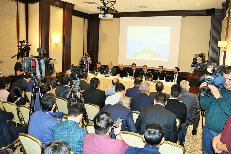 Ekoloji təmiz avtomobillərin Azərbaycana gətirilməsinə güzəşt edilməlidir - İctimai müzakirə keçirildi - FOTO-VİDEO