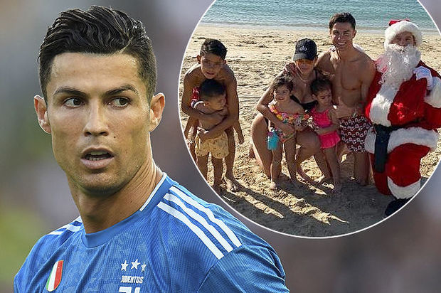 Ronaldu qış tətilini sevgilisi və uşaqları ilə dəniz kənarında keçirir - FOTO