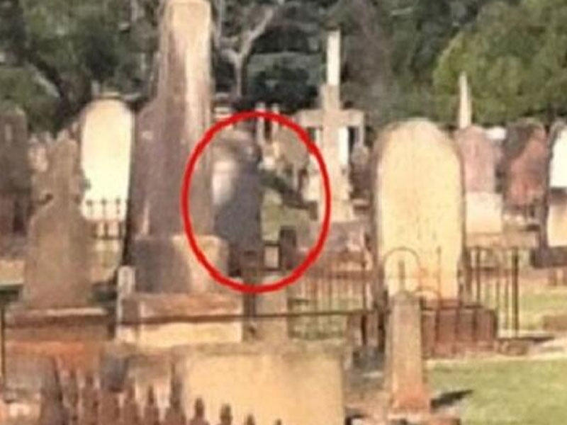 Məzarlıqda DƏHŞƏTLİ GÖRÜNTÜ - Sakinlər qorxu içindədir - FOTO