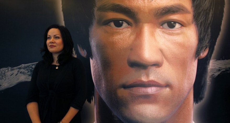 Дочь Брюса Ли потребовала 30 миллионов долларов от китайской сети фастфуда за изображение отца на логотипе