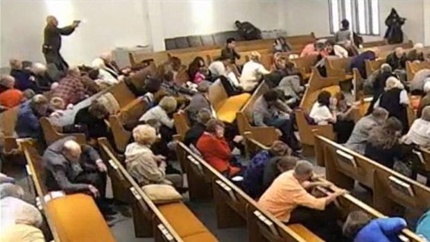 ABŞ-da kilsəyə silahlı hücumun görüntüləri yayıldı - VİDEO