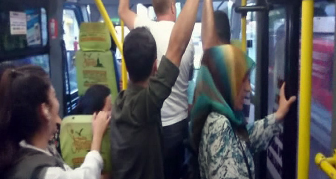 Ana avtobusda qızına təcavüz edən kişini görün nə günə qoydu - VİDEO