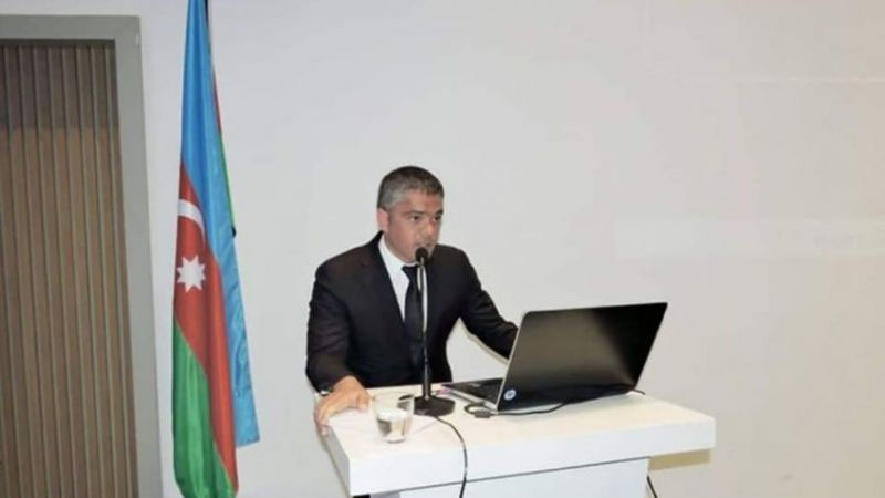 Sabiq nazirin deputatlığa namizəd oğlu 100 manatdan pul paylayıb