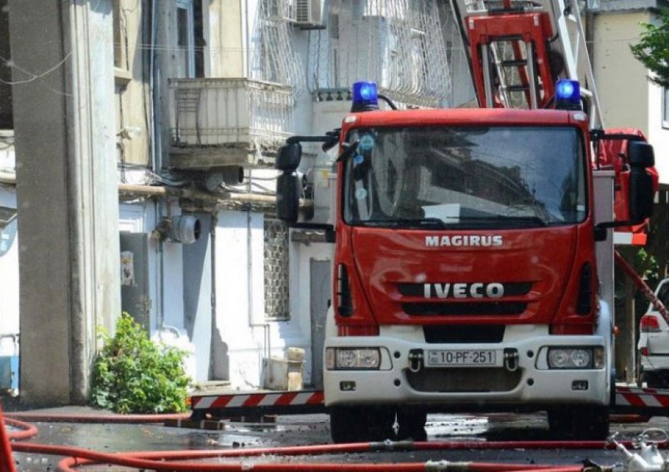 Binəqədi rayonunda dörd otaqlı ev yanıb